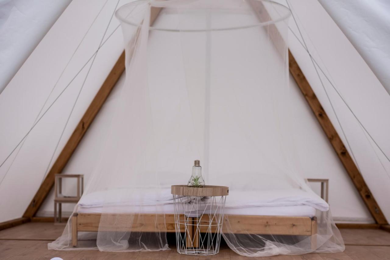 Lupa Tent Будакалас Екстериор снимка